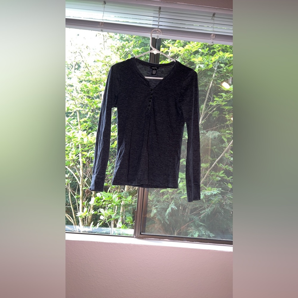 Rue21 Grey Long-Sleeve Shirt